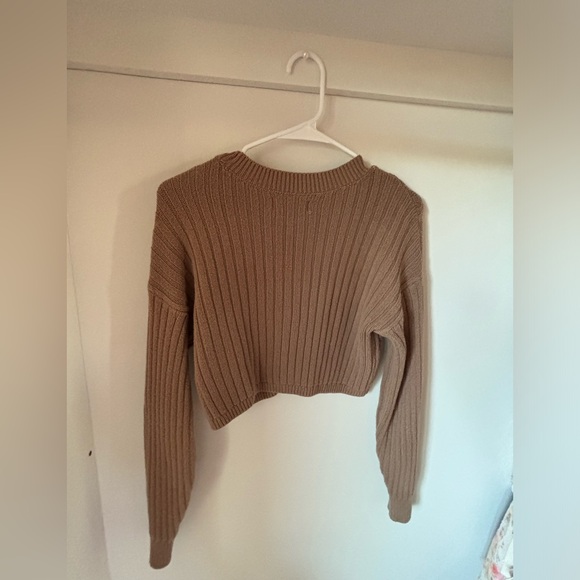 Hollister; Cropped Knit Cardigan - Picture 2 of 3